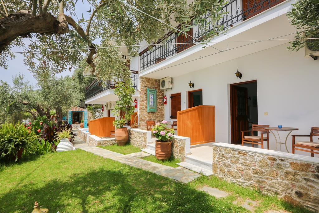 Studios Villa Eleni Platanias (Skiathos) Exterior foto